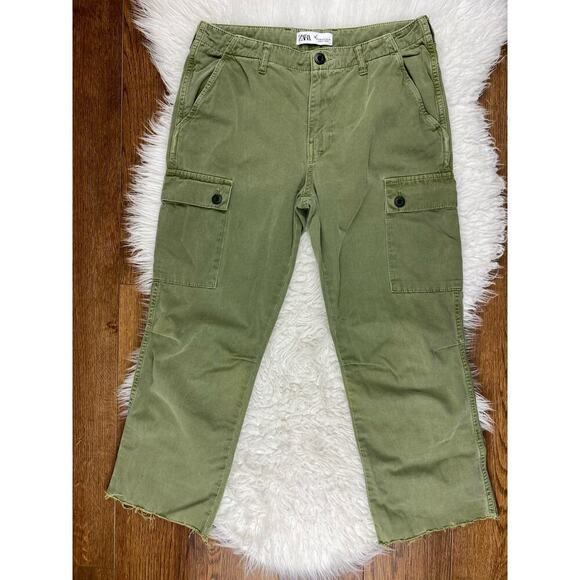 Zara Women's Size 4 Green Straight Leg Cargo Raw Hem Crop Pants - Picture 1 of 4